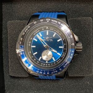 49300 - INVICTA Aviator
Men 50mm Stainless Steel Black Blue dial VD78 Quartz
